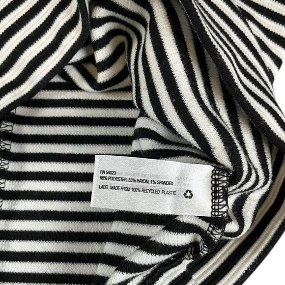 GAP Designed & Crafted Black + White Striped Stretch Pencil Skirt – Size Small - Picture 8 of 8